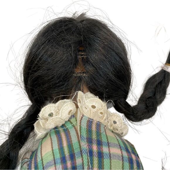 Brinns Pittsburgh Pa 1999 Collectible Porcelain Doll Appr 15” High - Picture 3 of 10